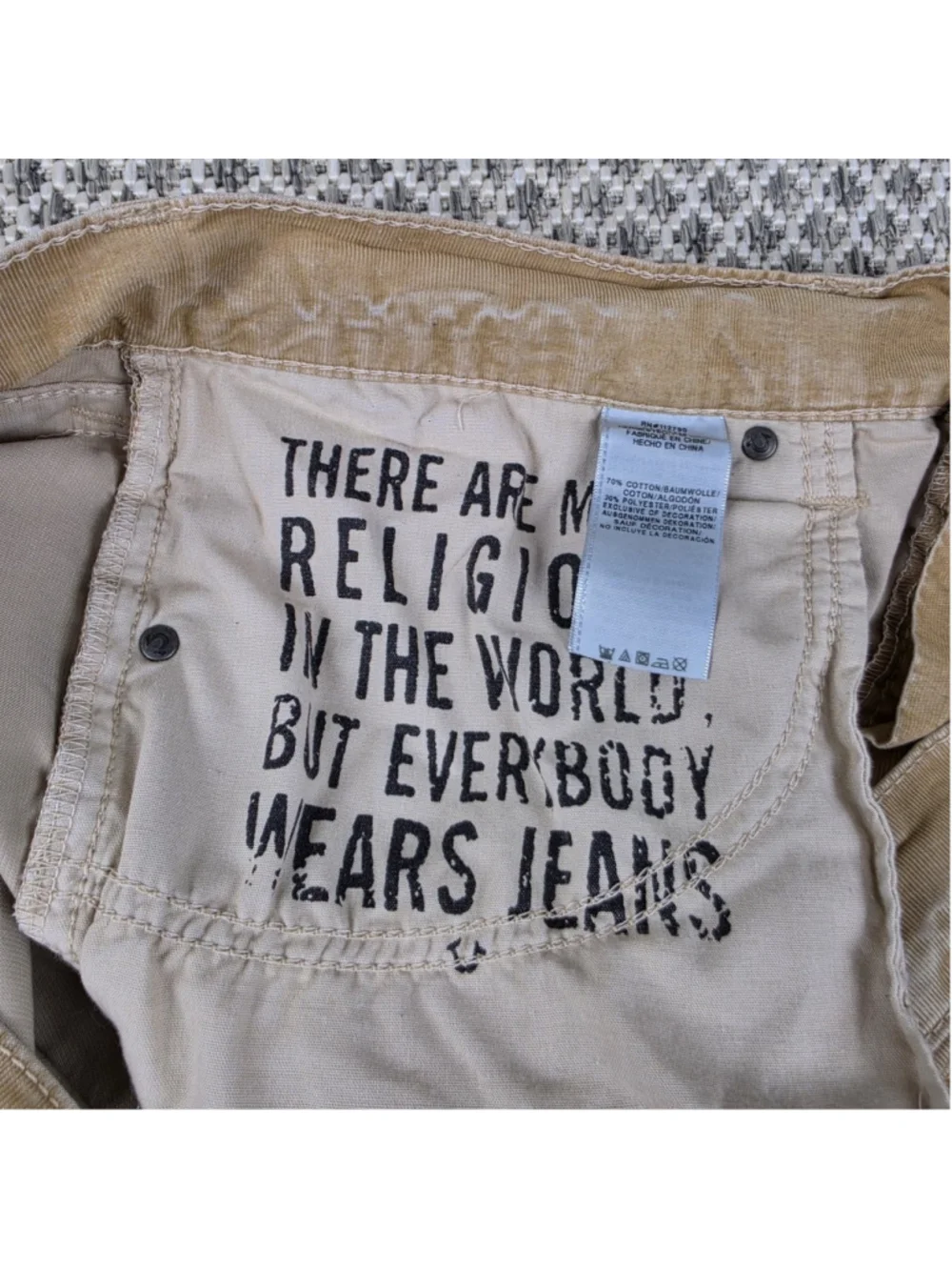 True Religion Ricky Relaxed Straight Corduroy Pants Men’s 42 Beige Tan USA Y2K - Picture 8 of 12